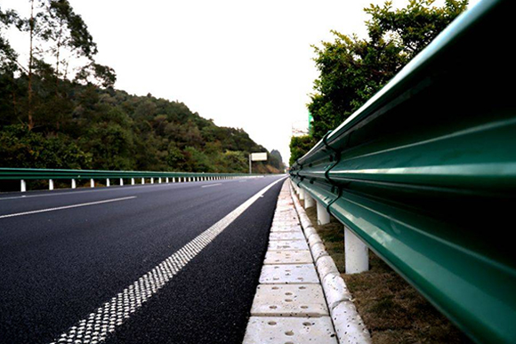 南宁高速公路护栏的常用类型