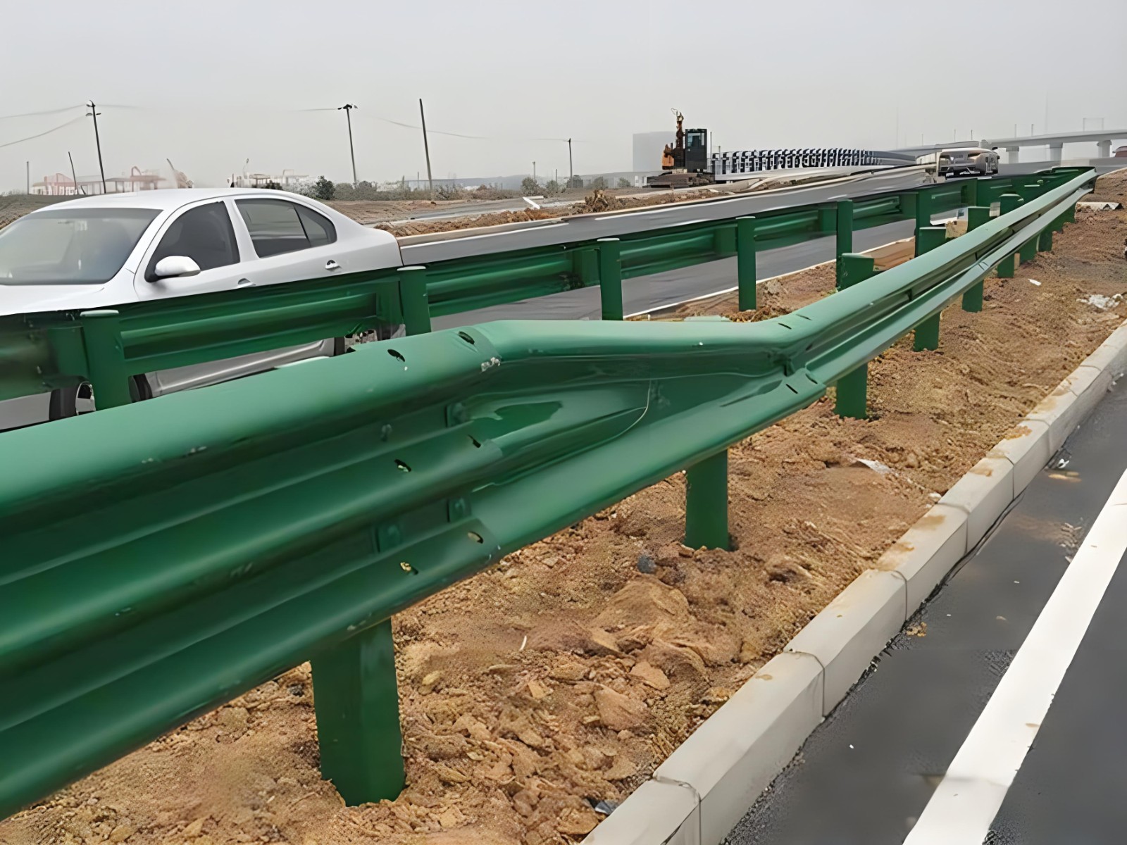 南宁高速波形护栏板日常维护方案确保道路安全新举措