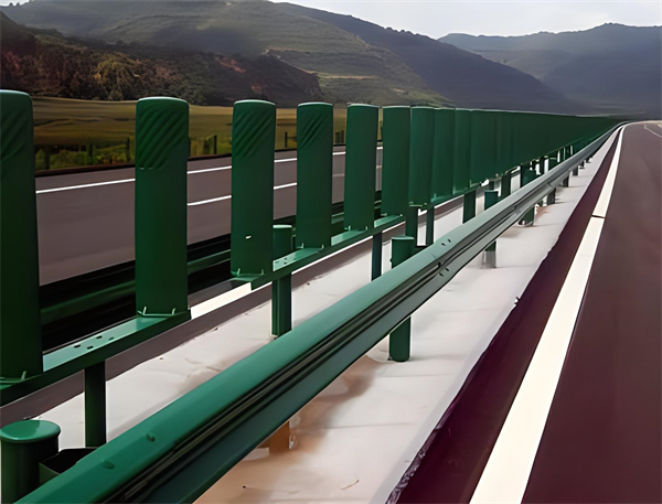 南宁三波护栏板在高速公路的应用